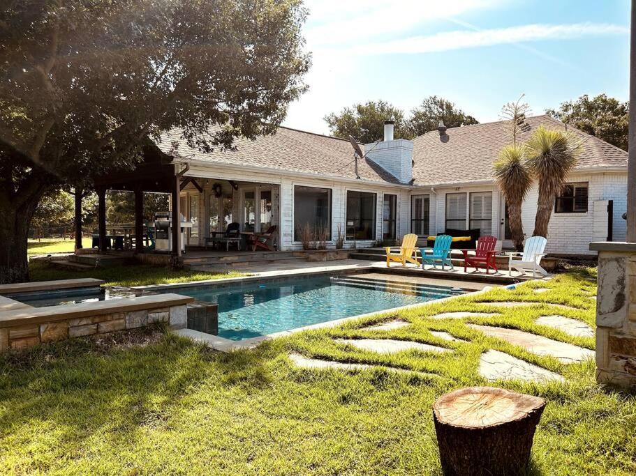 Beautiful Farmhouse W/ Pool On 6 Acres Ranch Aubrey Buitenkant foto