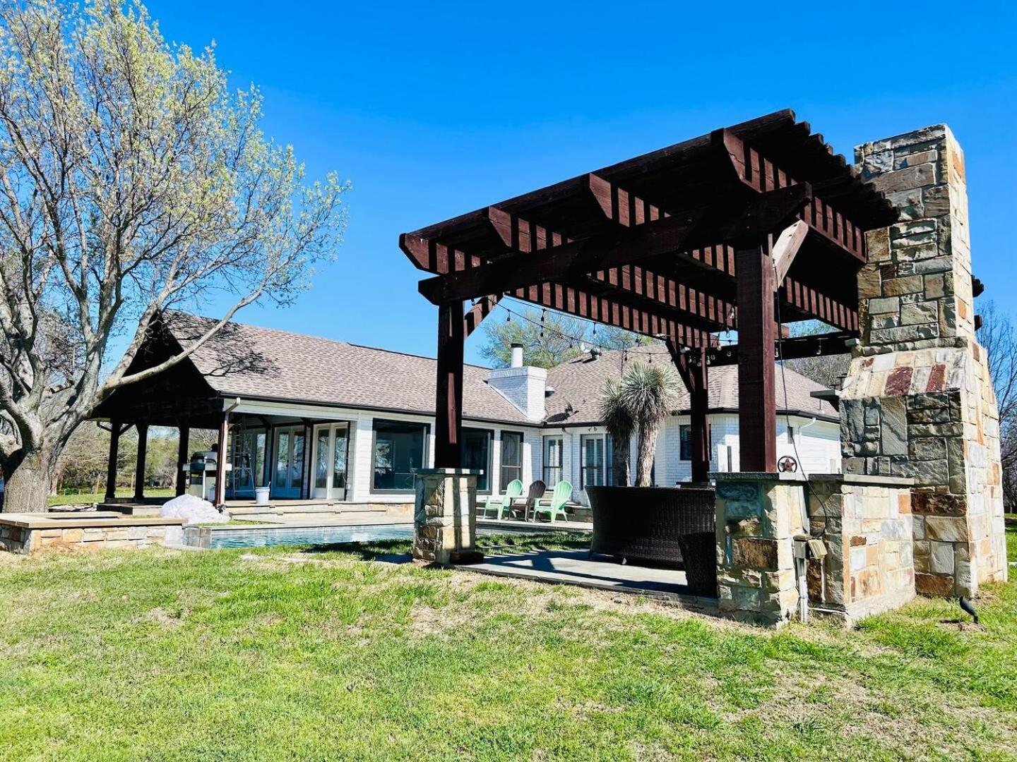 Beautiful Farmhouse W/ Pool On 6 Acres Ranch Aubrey Buitenkant foto
